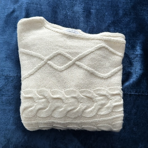 Cable diagonal neck sweater - Picture 4 of 5